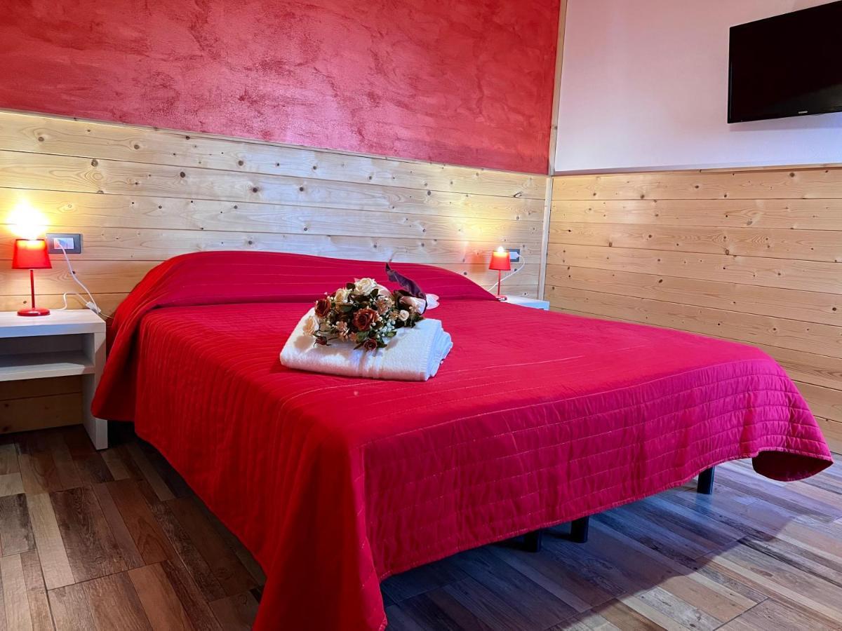 Agriturismo Le Essenze - Terrazza Sulla Romagna Cesena Eksteriør billede